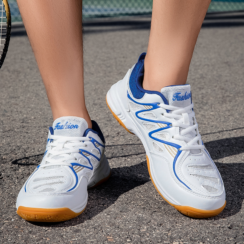 Nieuwe sportschoenen voor here - Badminton Umpire recensie en prijs